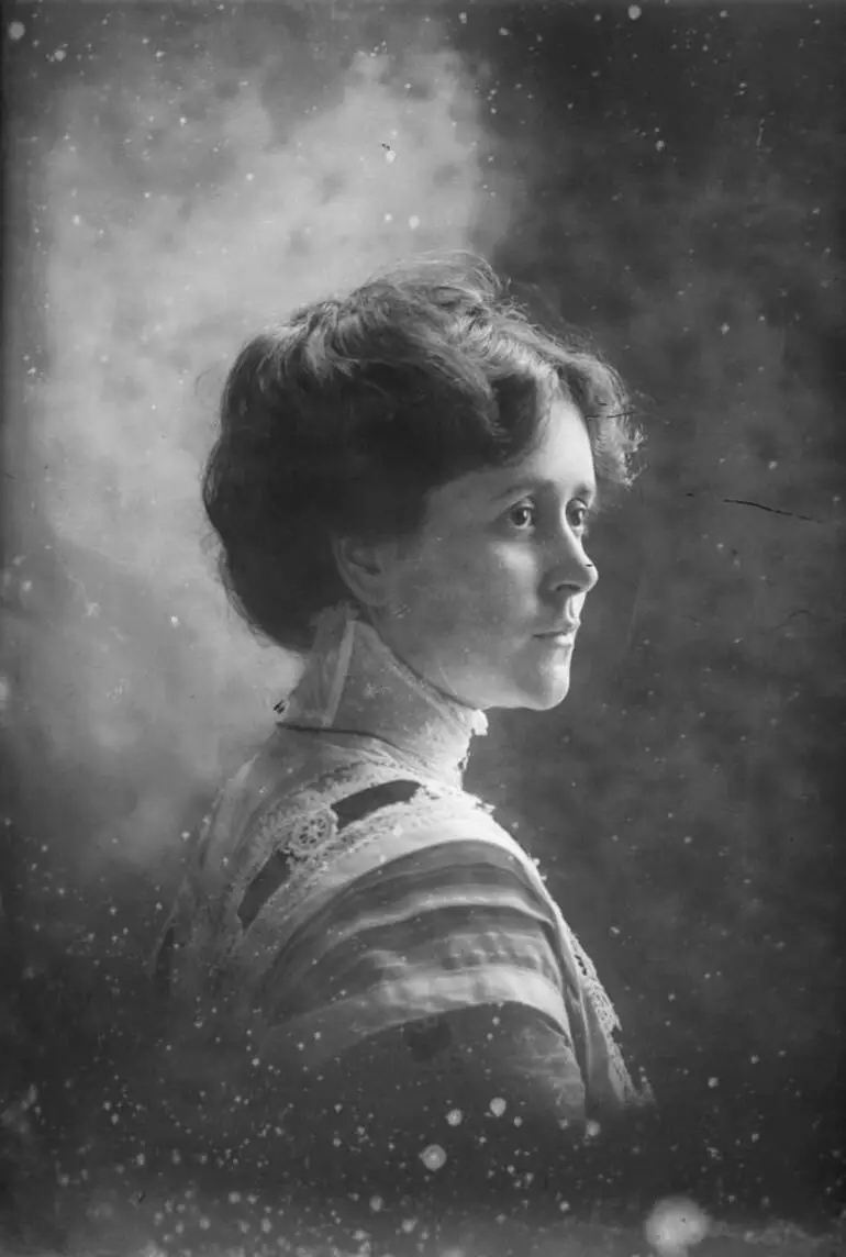 Image: Miss Frogly, 1909