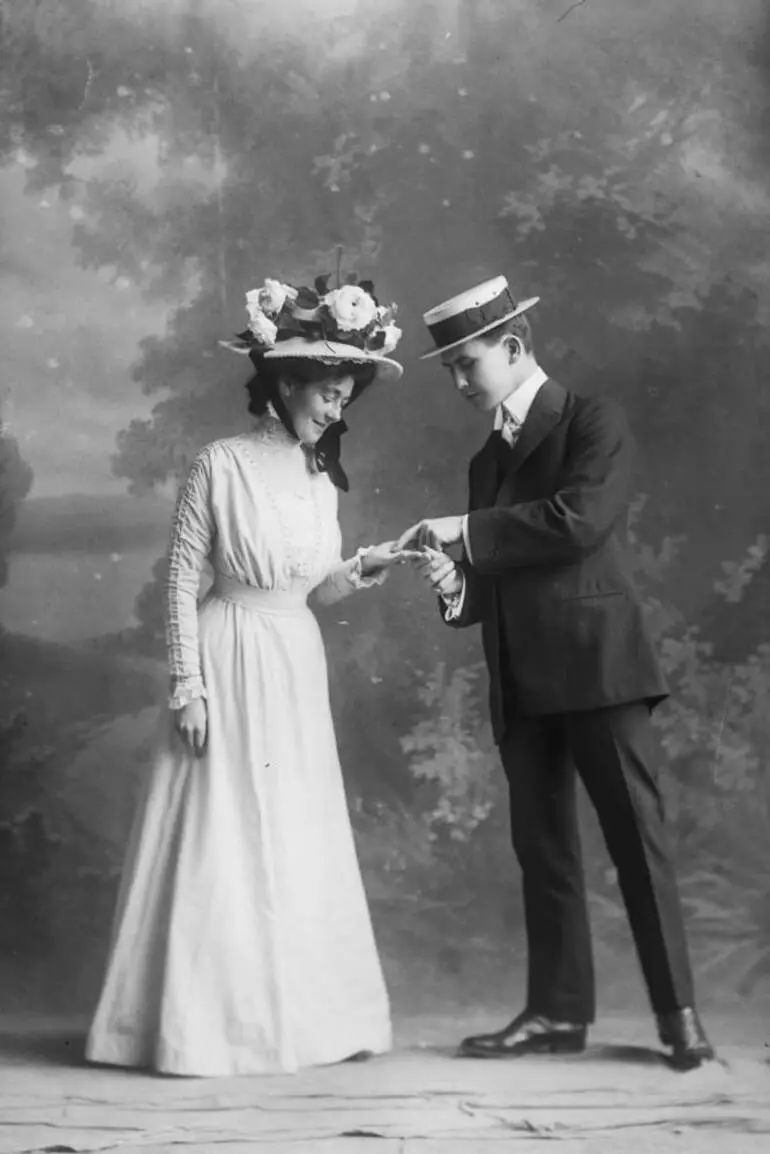 Image: Members of the Sixes and Sevens Opera Company, 1909