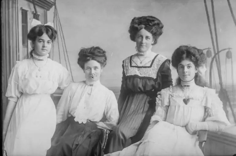 Image: Portrait of Merrick women, 1909