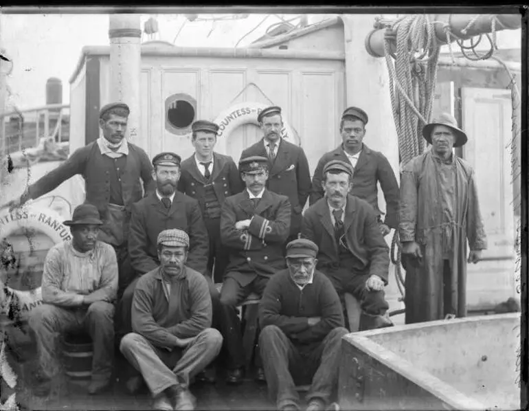 Image: Crew from the Countess of Ranfurly