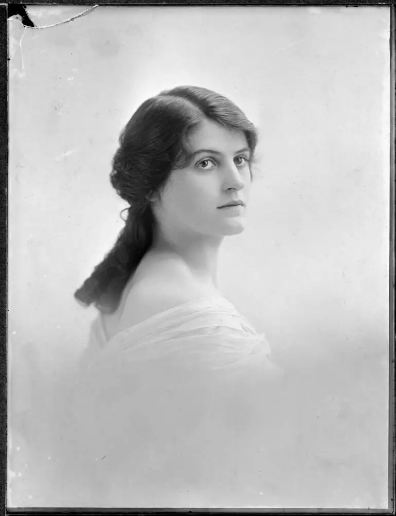 Image: Miss Hart