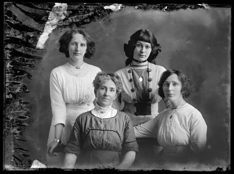 Image: Davis group, 1913
