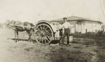 Mr Rigg delivering milk from the Pupuke Dairy Co. to Otakau Road, Takapuna. Image: Mr Rigg delivering milk from the Pupuke Dairy Co. to Otakau Road, Takapuna.