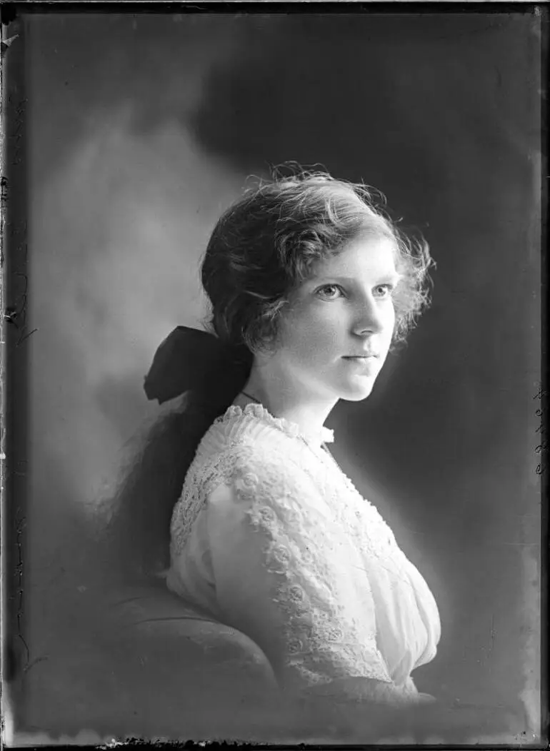 Image: Miss Eckley, 1911