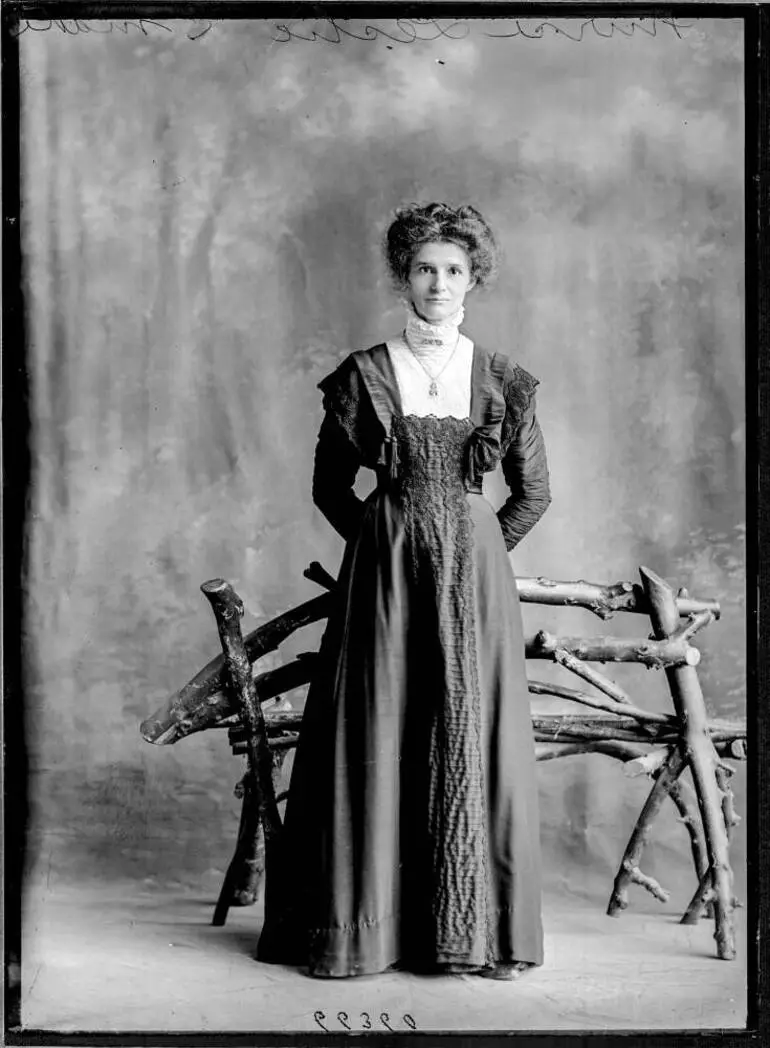Image: Nurse Leche, 1911