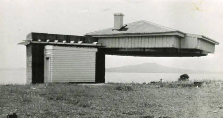 Image: Camouflaged gun emplacement, Kennedy Park, Castor Bay, 1957