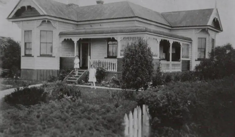 Image: Villa, St George Street, Papatoetoe, circa 1926.