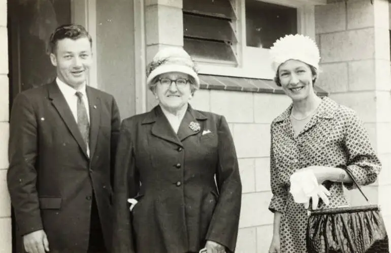 Image: Pensioner flats, Papatoetoe, 1963