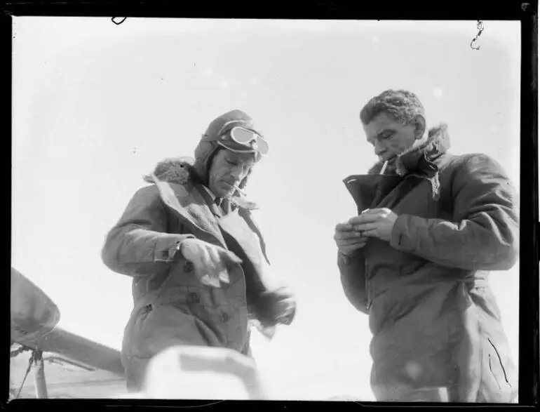 Image: Kingsford Smith and Ulm, Bell Block Aerodrome, New Plymouth, 1933