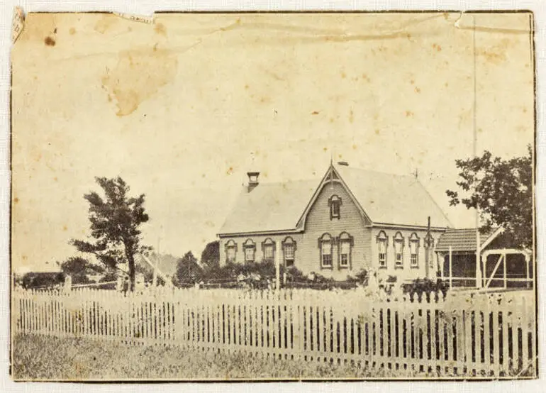 Image: View of Papatoetoe School, 1906