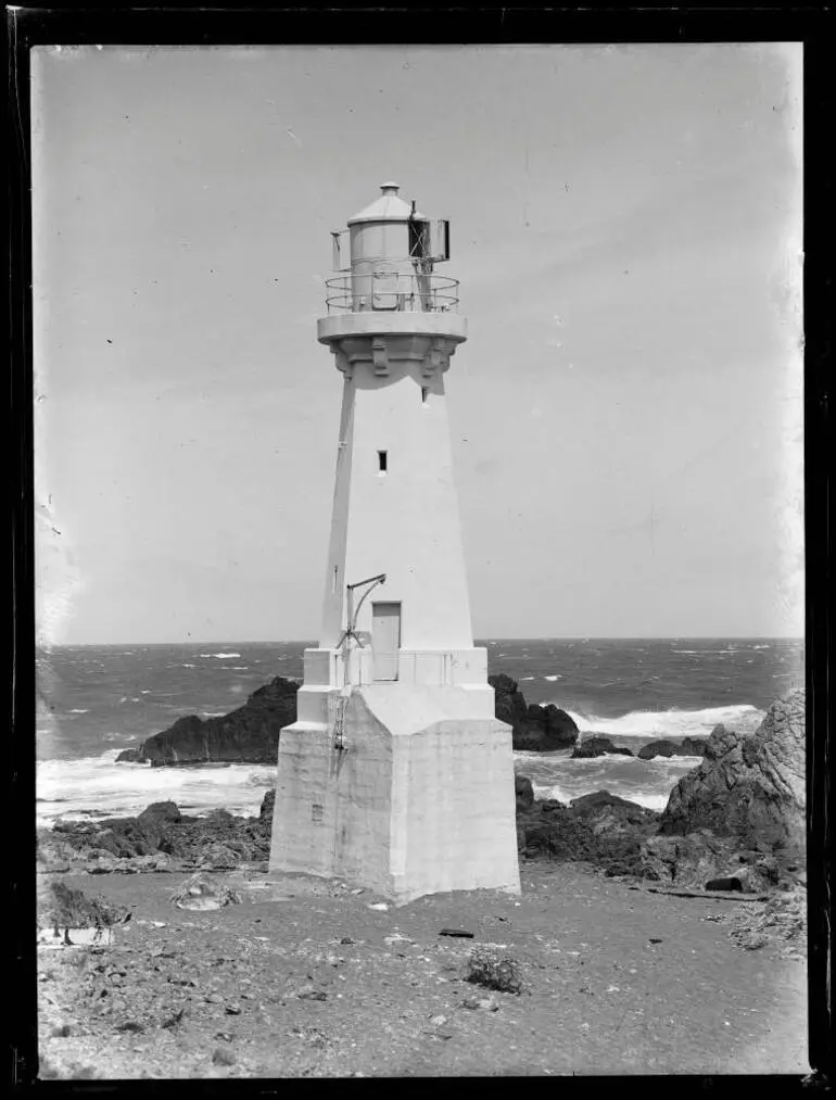 Image: Lower Pencarrow Lighthouse, Wellington, 1932