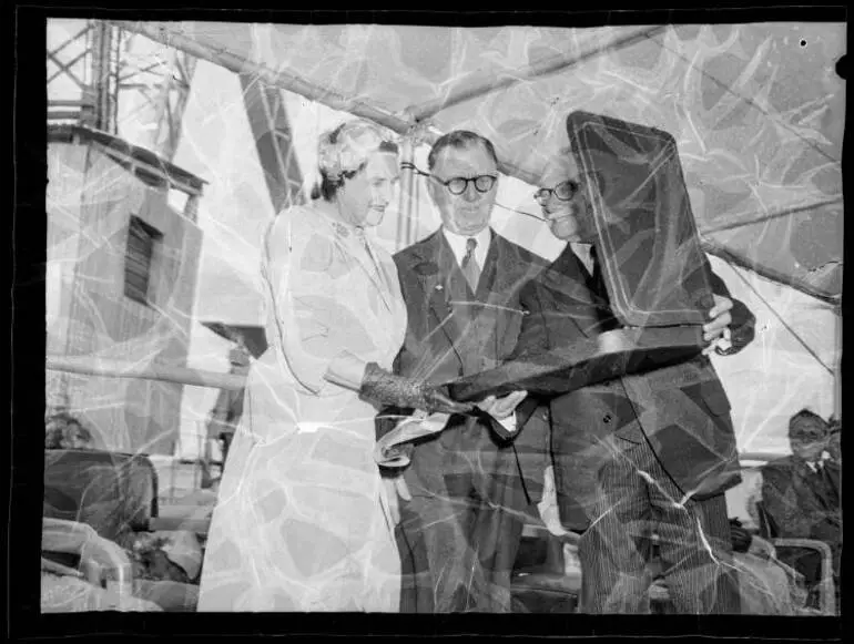 Image: Auckland Harbour Bridge plaque unveiling, 1956