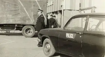 Decimal currency delivery, Manurewa, 1967 Image: Decimal currency delivery, Manurewa, 1967