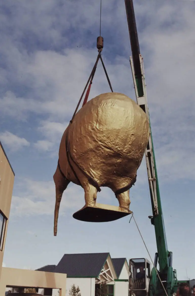 Image: Giant golden kiwi, Māngere, 1992
