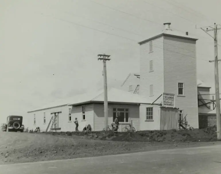 Image: Construction work, Waitemata Brewery, Ōtāhuhu, ca 1929.