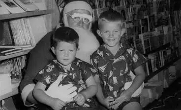 'Popular Santa', Ōtāhuhu, 1965 Image: 'Popular Santa', Ōtāhuhu, 1965