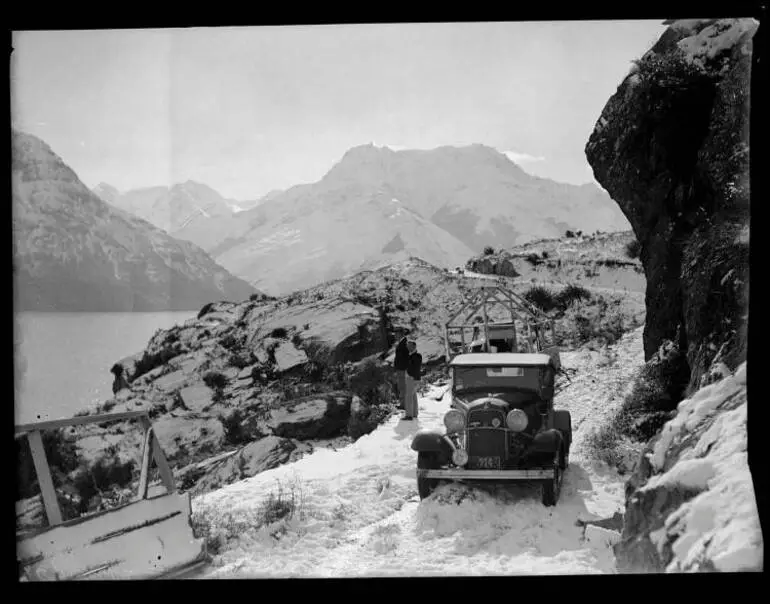 Image: Kingston-Queenstown Road, Lake Wakatipu, 1934