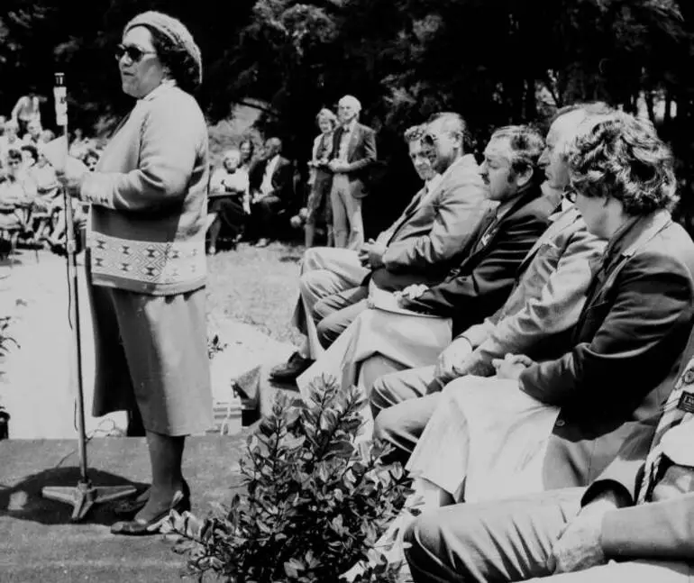 Image: The Māori Queen opens Waharau Regional Park, 1979