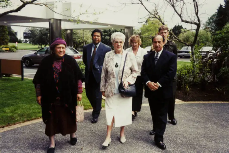 Image: Māori Queen, Manukau City Centre, 1995