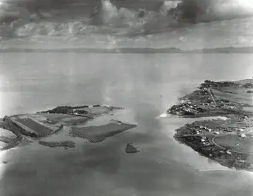 Image: Aerial view of Māngere, 1950