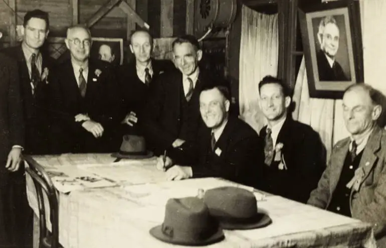 Image: Election night, Ōtāhuhu, 1946.