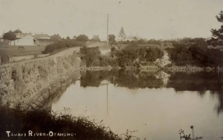 Image: 'Tamaki River, Otahuhu', ca 1905.