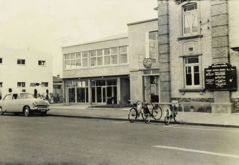 Image: Papatoetoe Civic War Memorial, 1957
