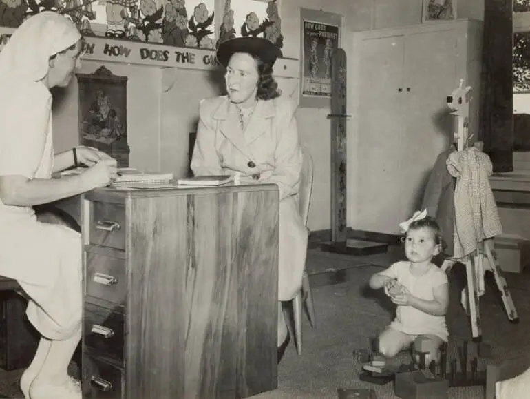 Image: At play at Plunket, Auckland, 1947