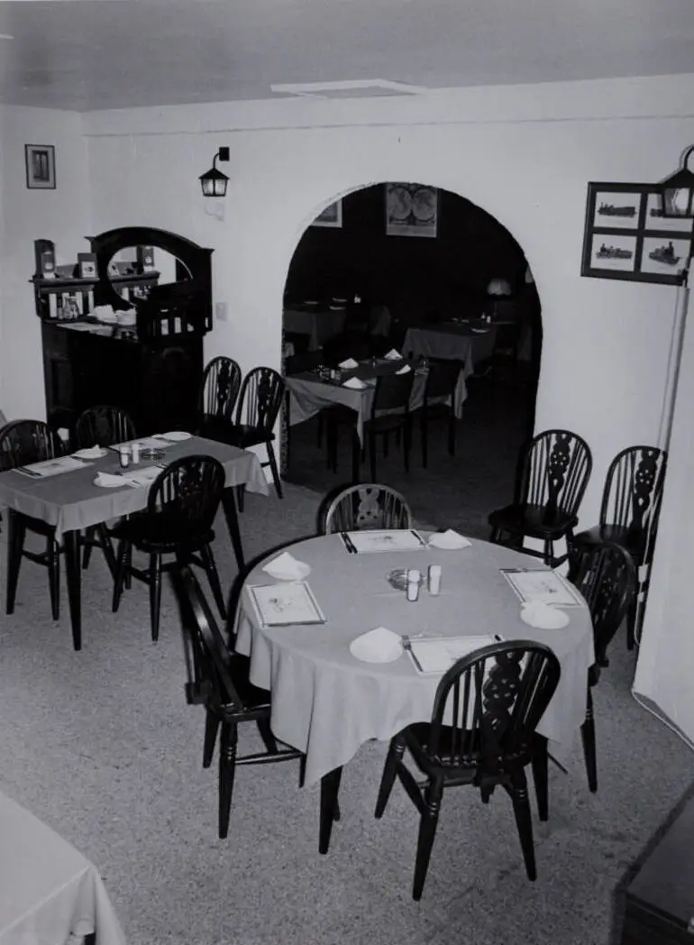 Image: Colonial Restaurant, Papatoetoe, 1980.