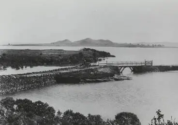 Bridge over the Oruarangi Creek, Māngere, 1905 Image: Bridge over the Oruarangi Creek, Māngere, 1905