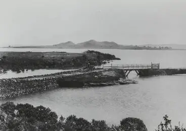 Image: Bridge over the Oruarangi Creek, Māngere, 1905