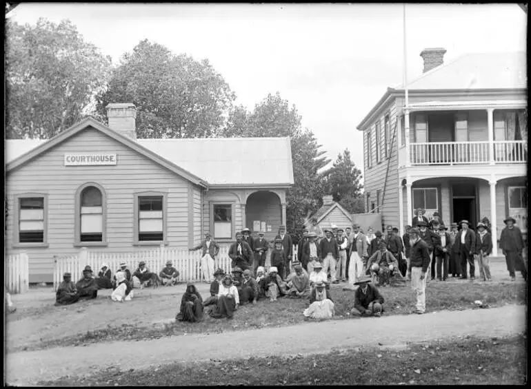 Image: Pensioners group Rawene, 1899