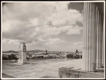 Auckland from the Auckland War Memorial Museum Image: Auckland from the Auckland War Memorial Museum
