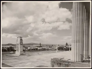 Image: Auckland from the Auckland War Memorial Museum