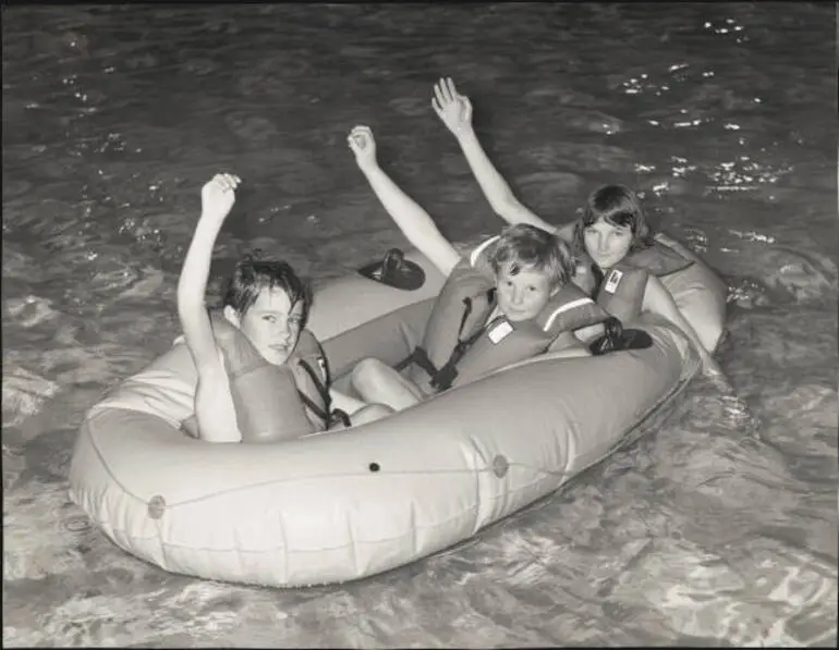 Image: Children in dinghy, Manurewa, 1978