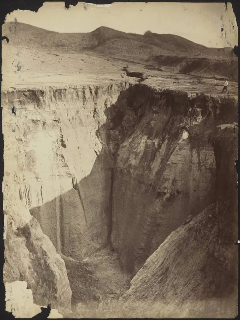 Image: Subsidence on the former road to Te Wairoa, 1886