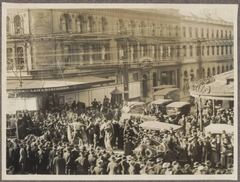 Image: Queen Street, Auckland