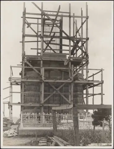 One Tree Hill obelisk, 1940 Image: One Tree Hill obelisk, 1940