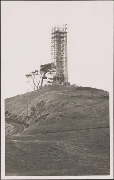 One Tree Hill obelisk, 1940 Image: One Tree Hill obelisk, 1940