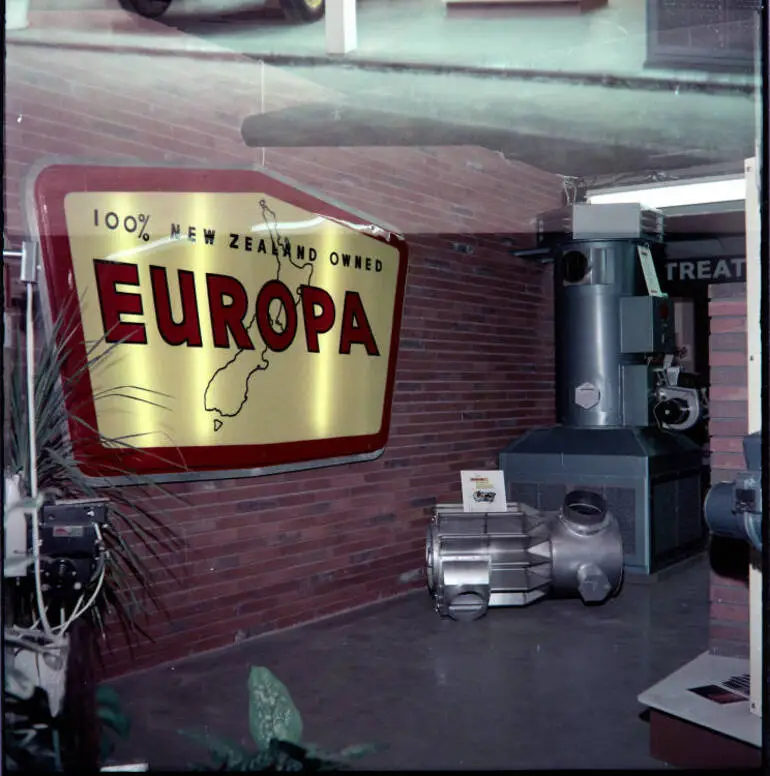 Image: Europa Oil display, 1965