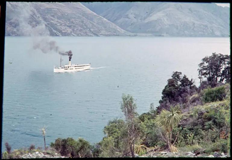 Image: The Earnslaw on Lake Wakatipu, 1965