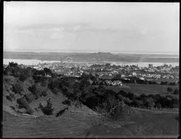 Image: Onehunga and Māngere from One Tree Hill, 1912