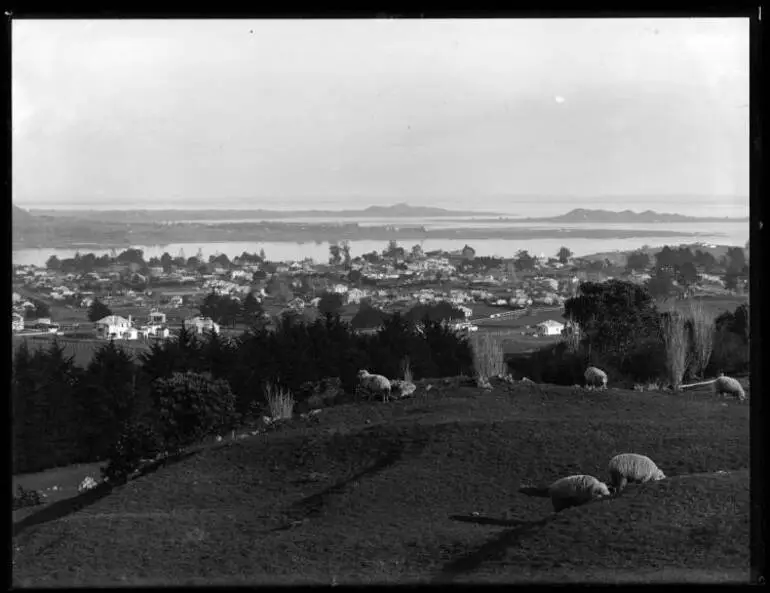 Image: Onehunga and the Manukau Harbour from One Tree Hill, 1912