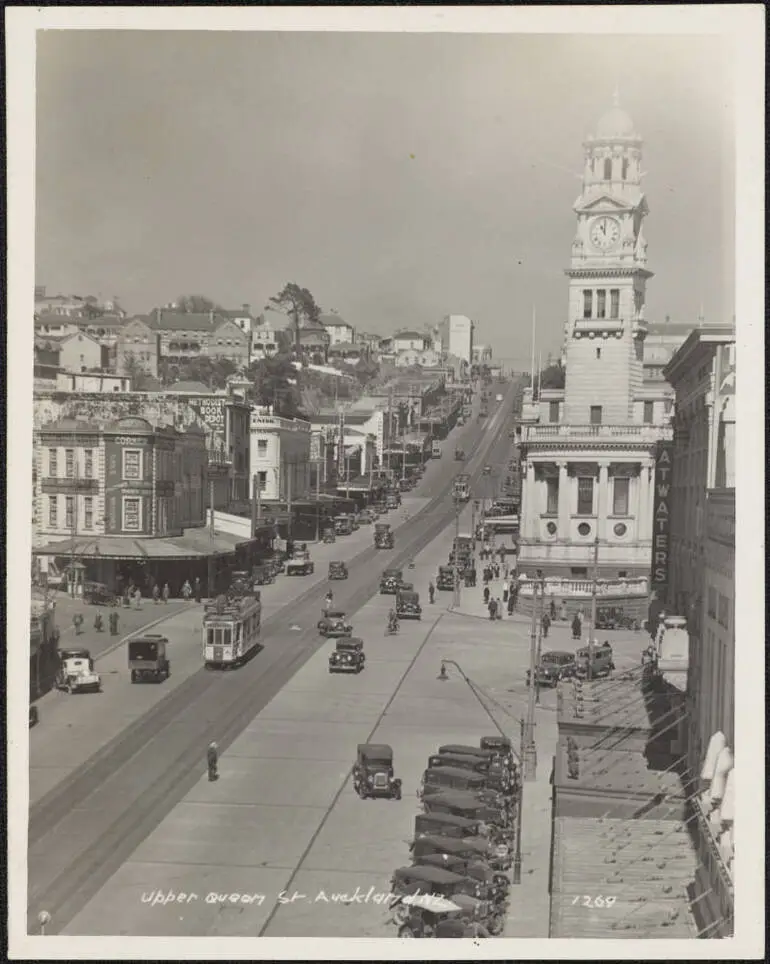 Image: Upper Queen Street, Auckland, NZ