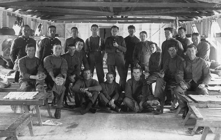 Image: Soldiers in a barracks, Featherston Military Camp