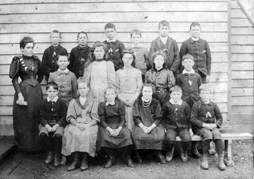 Image: Clareville School class, circa 1899 : Photograph