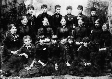 Image: Welch family ladies