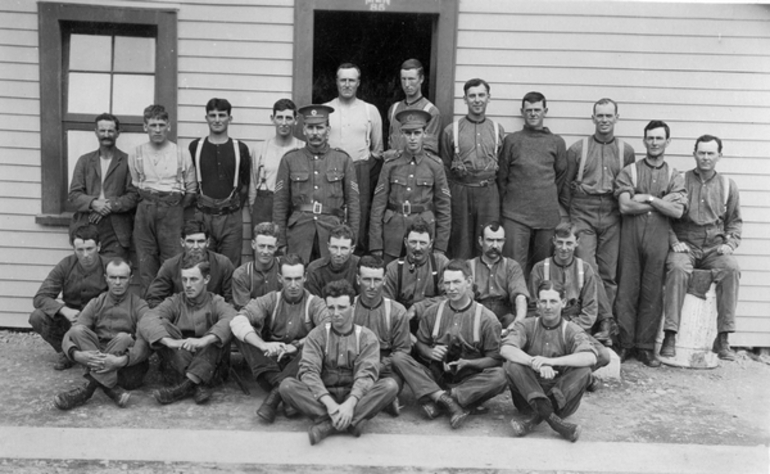 Image: Hut mates 14th Reinforcements, Featherston Military Camp