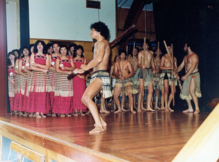 Image: Makoura Kapa haka group : photograph