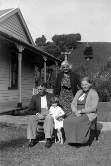 Image: MacKay family: Photograph